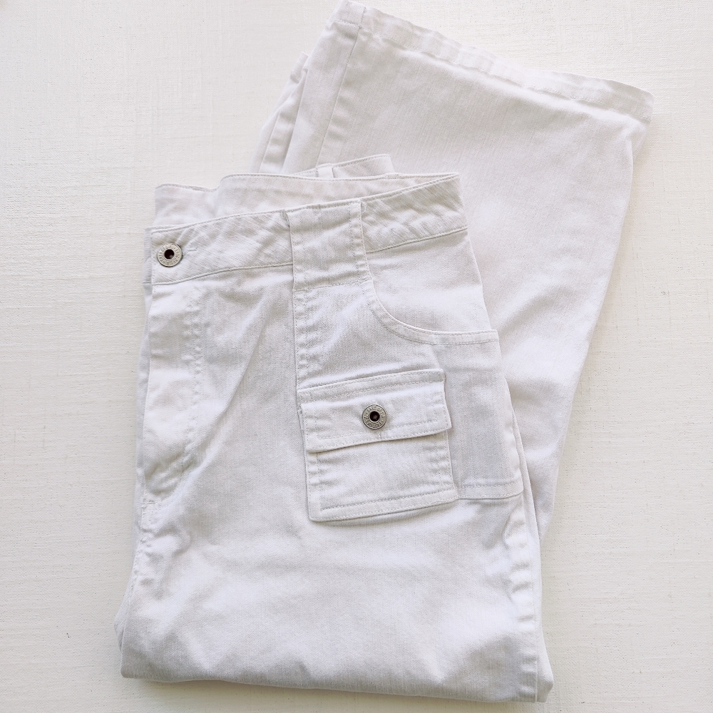 East of LA white jeans, EUC, 3/4 length, snap pocket detail size 14
